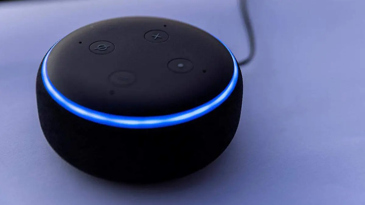 Los asistentes virtuales Alexa serían dotados con Inteligencia Artificial (IA) Generativa